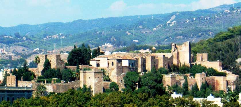  Дворец-крепость мавританских королей Алькасаба