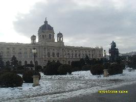 Площадь Марии Терезии. Музей.