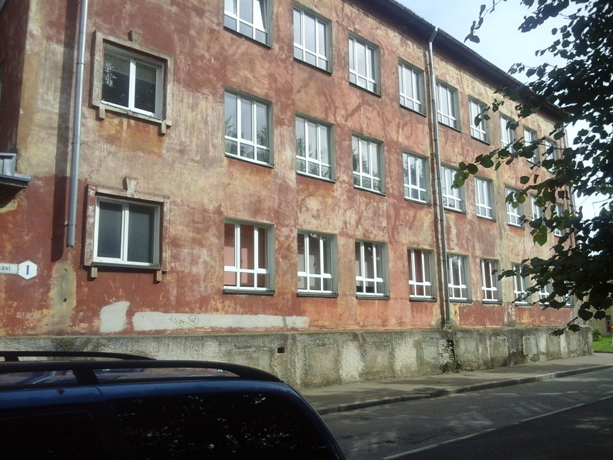 Здание эстонской гимназии - ну как в таком здании учиться?