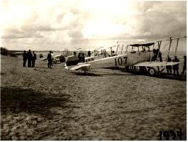 Самолеты на пляже. 1934 г.