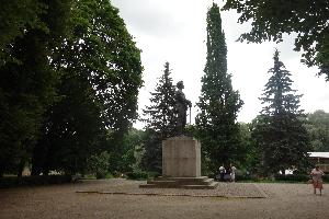 Памятник Калевипоэгу